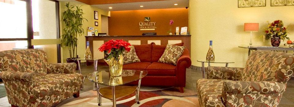 Quality Inn & Suites Kansas City I-435N Near Sports Complex Exterior photo